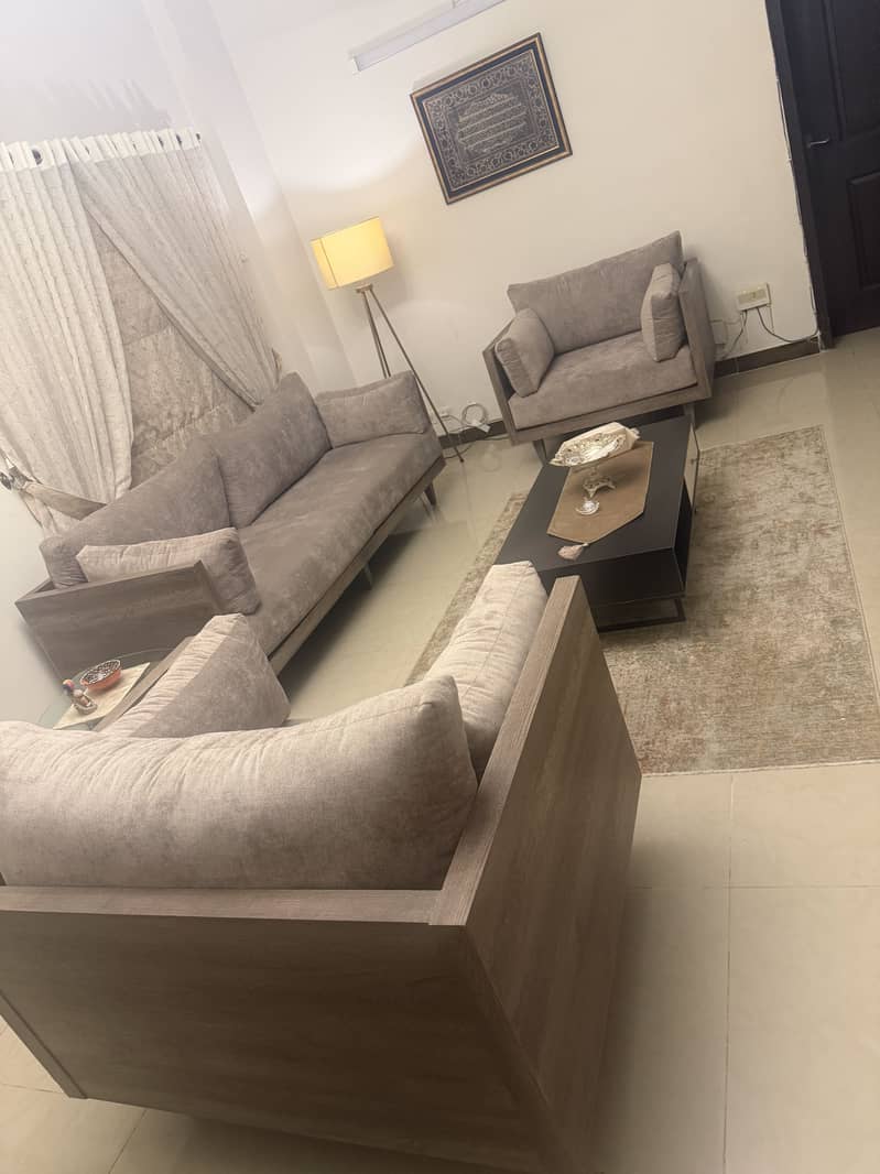 Lounge sofas. Comfy 2