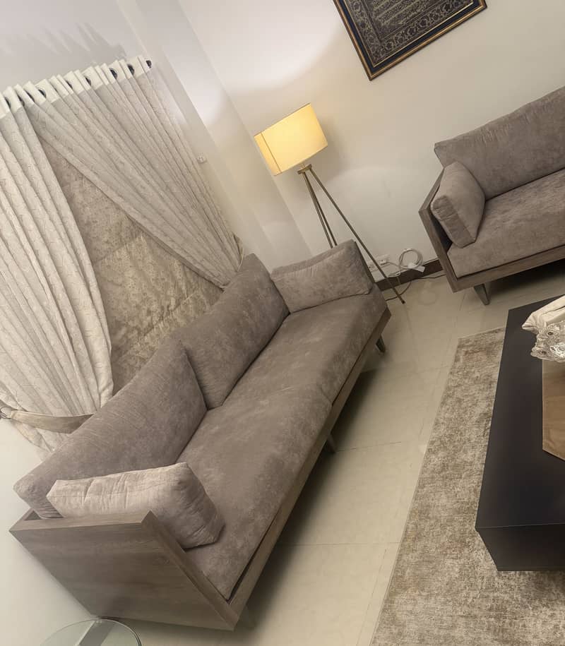 Lounge sofas. Comfy 4