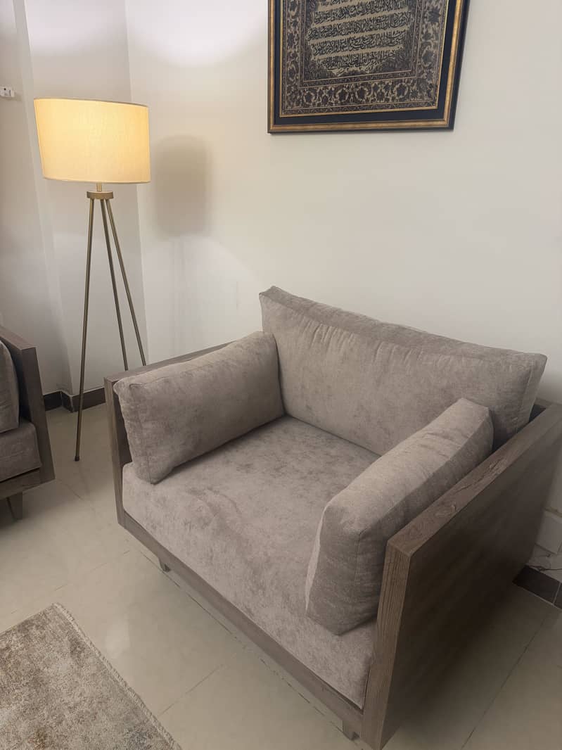 Lounge sofas. Comfy 5
