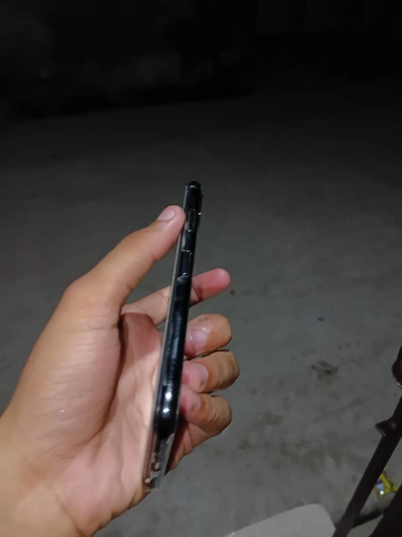 Apple iPhone X 3
