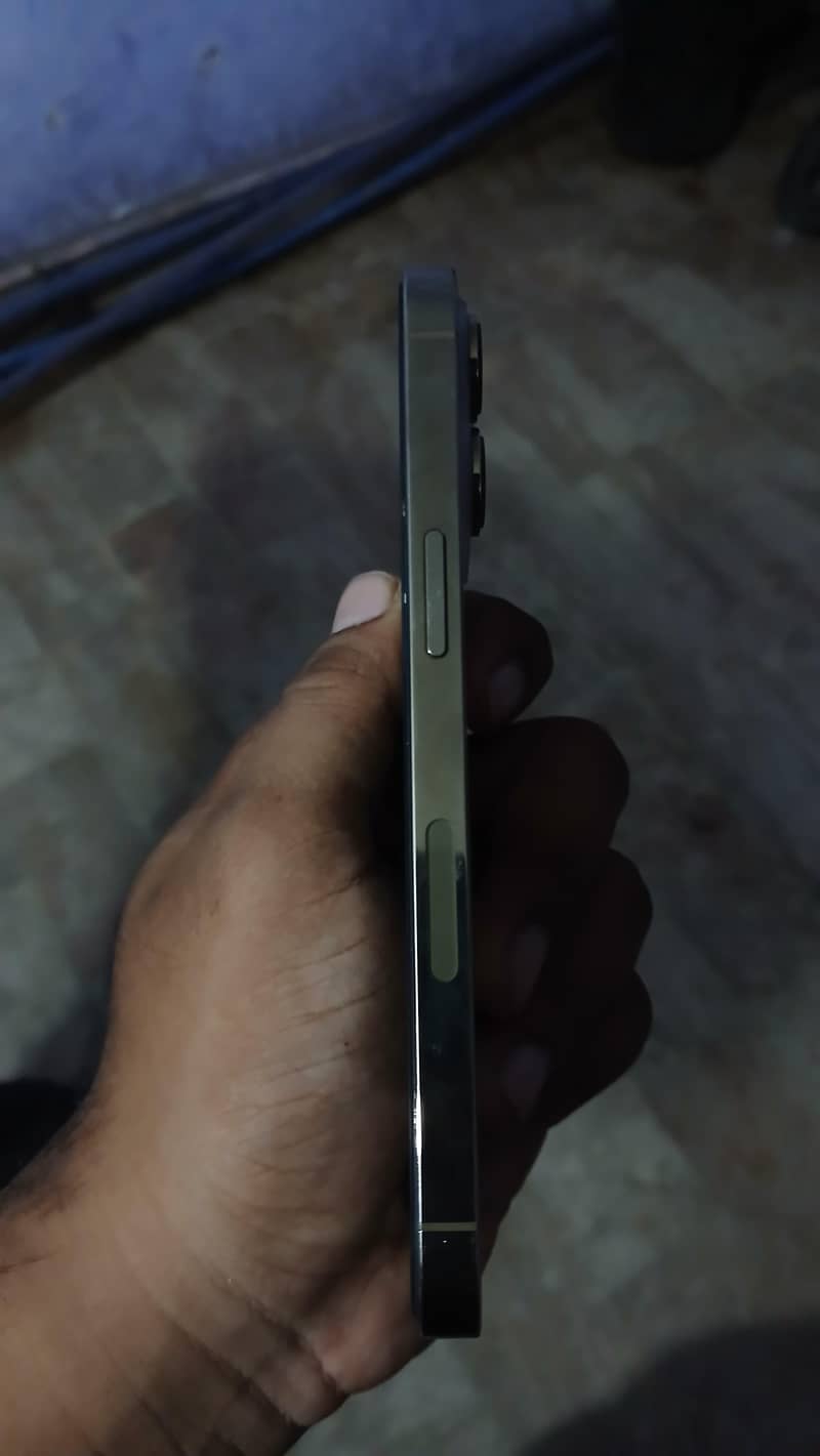 Apple iPhone 13 4