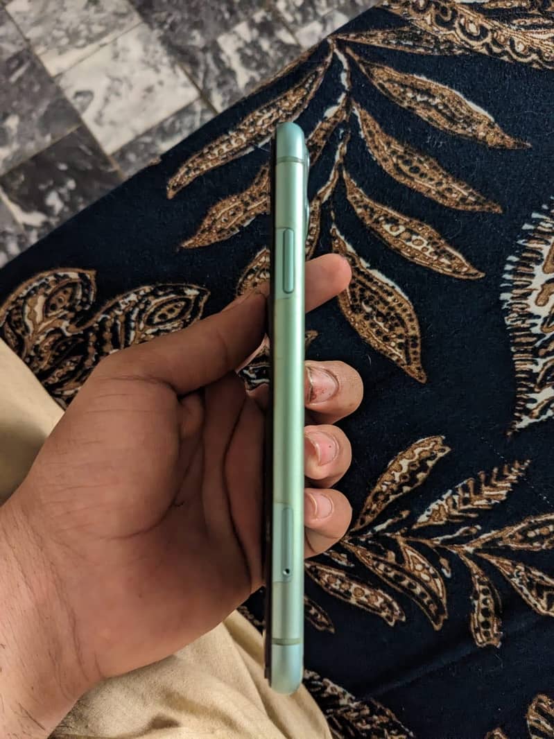 Apple iPhone 11 2