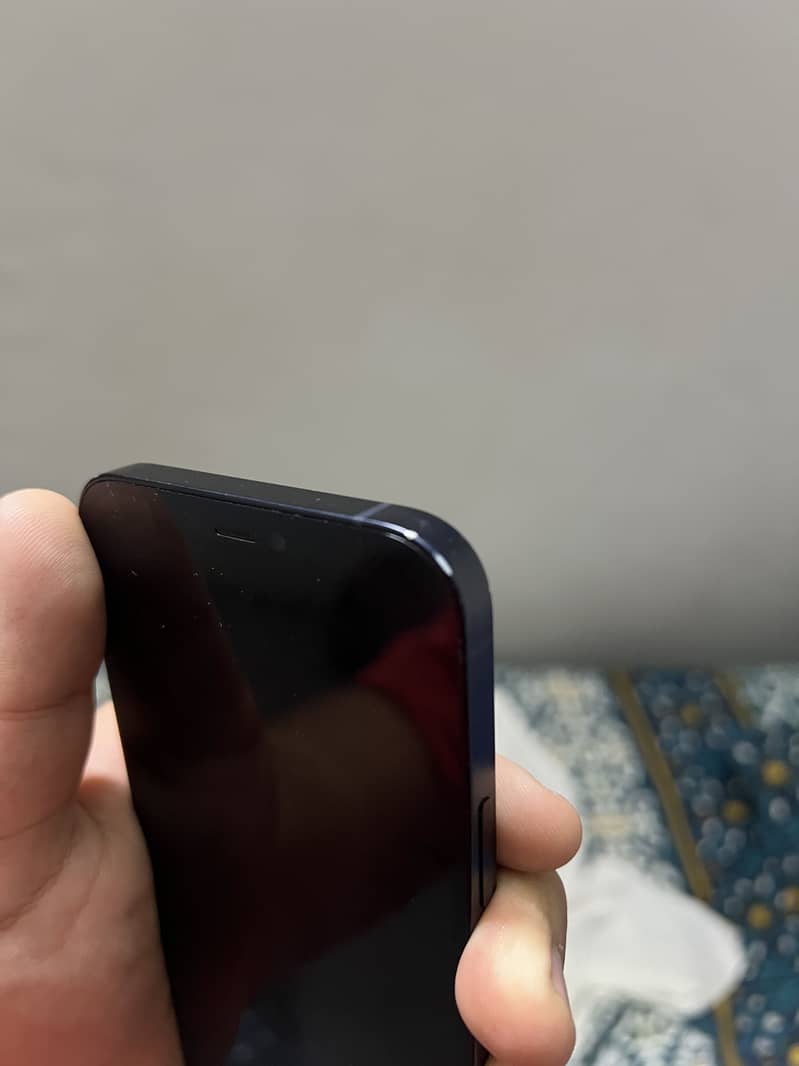 Apple iPhone 12 6