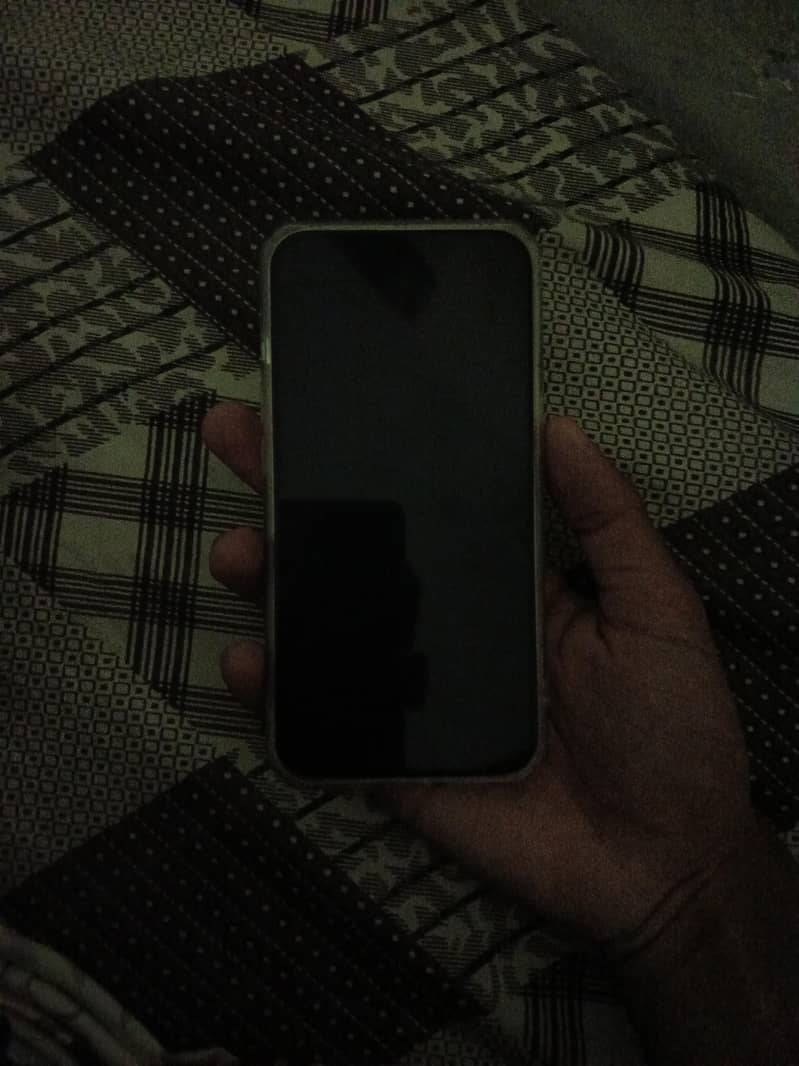 Apple iPhone 13 1