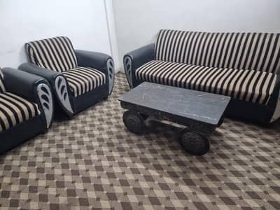 5 seater sofa set with centre table