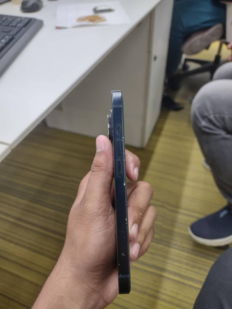 Apple iPhone 13 3