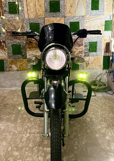 Suzuki GS-150 2023 November model total genuine bike only 8500kms