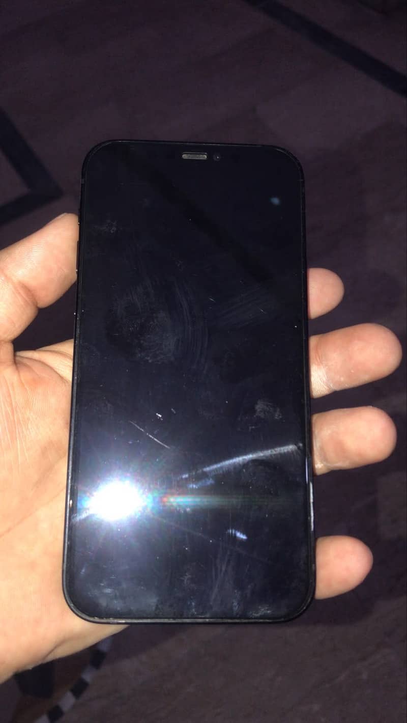 Apple iPhone 12 6
