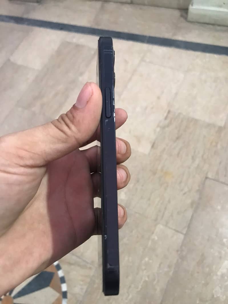 Apple iPhone 12 8