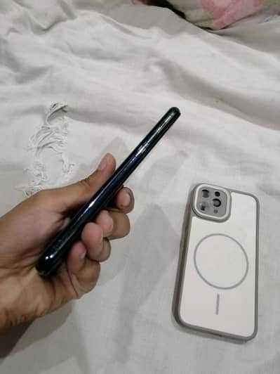 IPHONE 11 pro exchange possible ha 256 gb