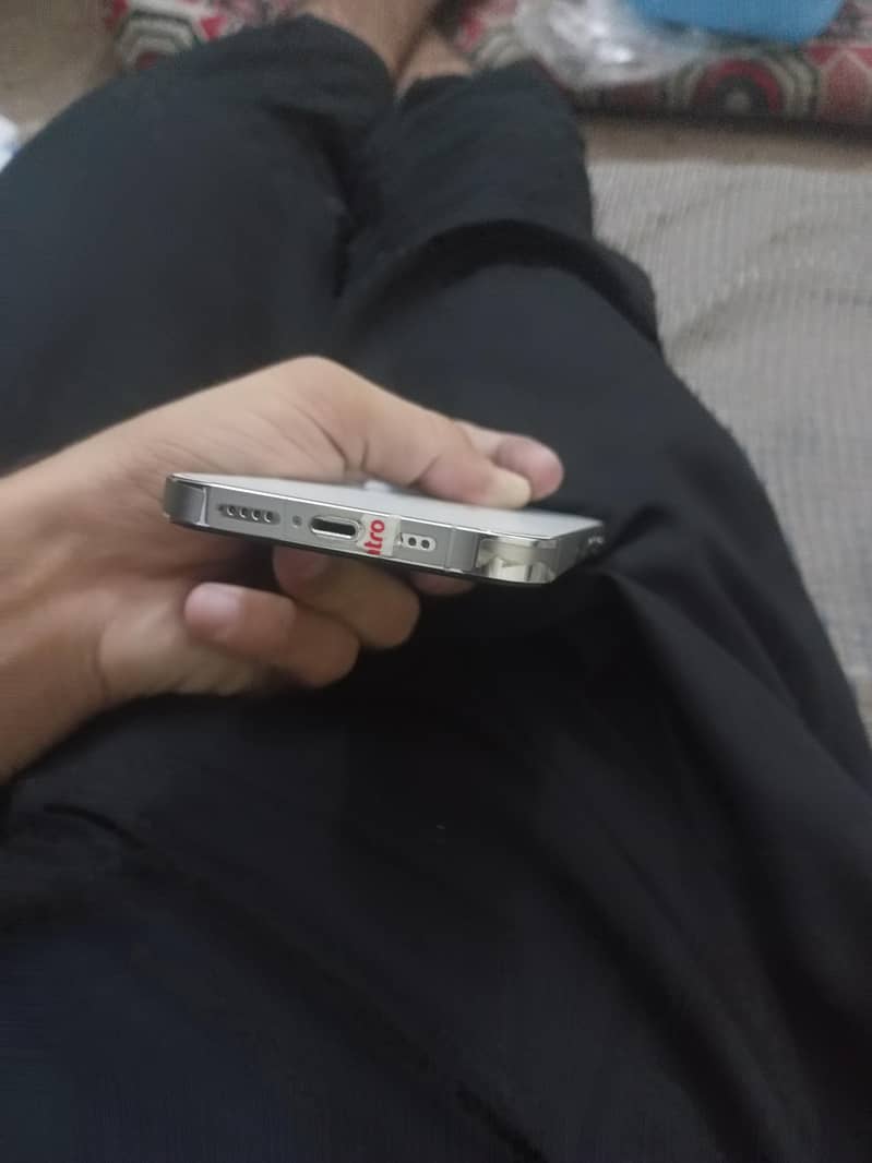 Apple iPhone 14 Pro 4