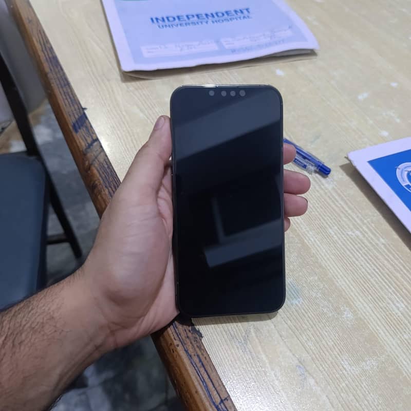 Apple iPhone 13 Pro 1