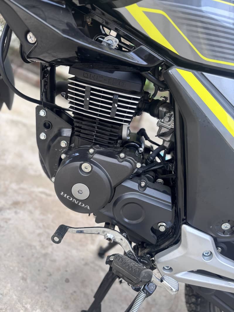 CB150F Black 2