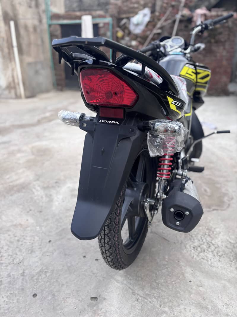 CB150F Black 11