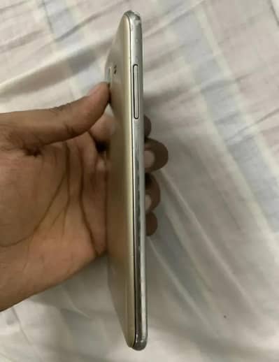 Samsung Mobile J7