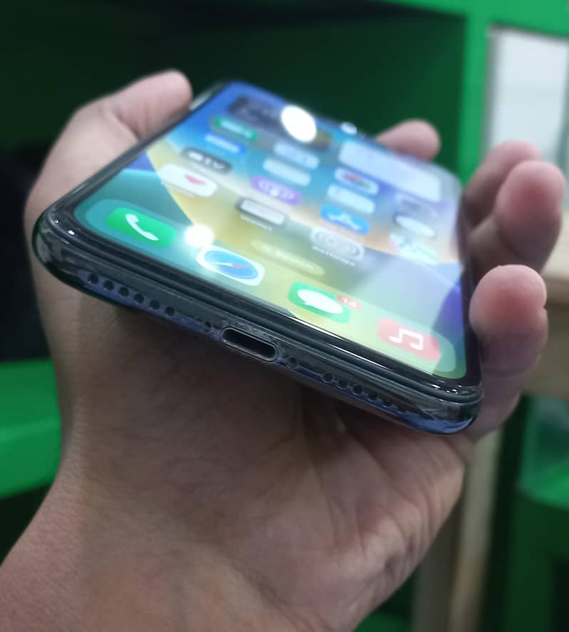 Apple iPhone X 3