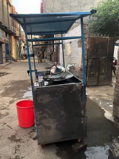burger with frise stall