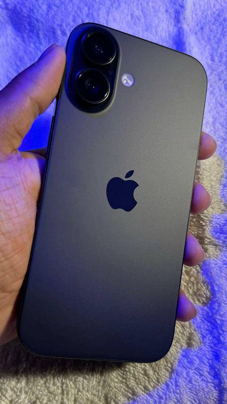 iPhone. 16 2