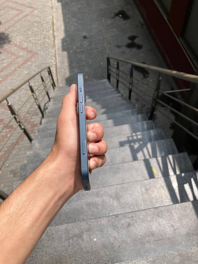 iPhone 13 5