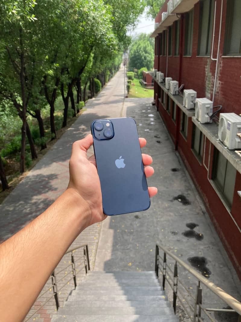 iPhone 13 2