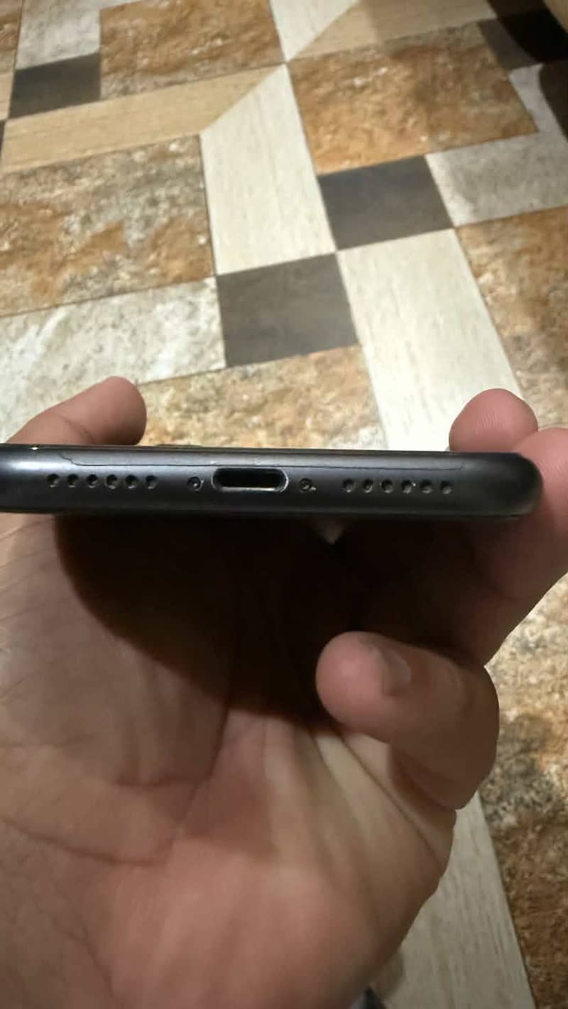 Apple iPhone 11 3