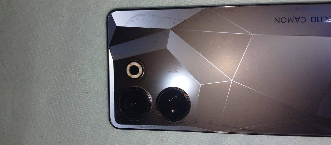 Tecno CAMON 20 2