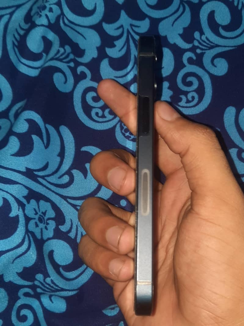 Apple iPhone 12 mini 3