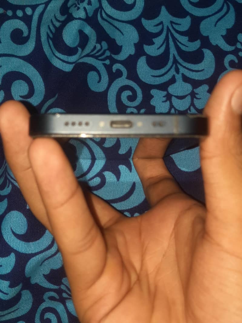 Apple iPhone 12 mini 4