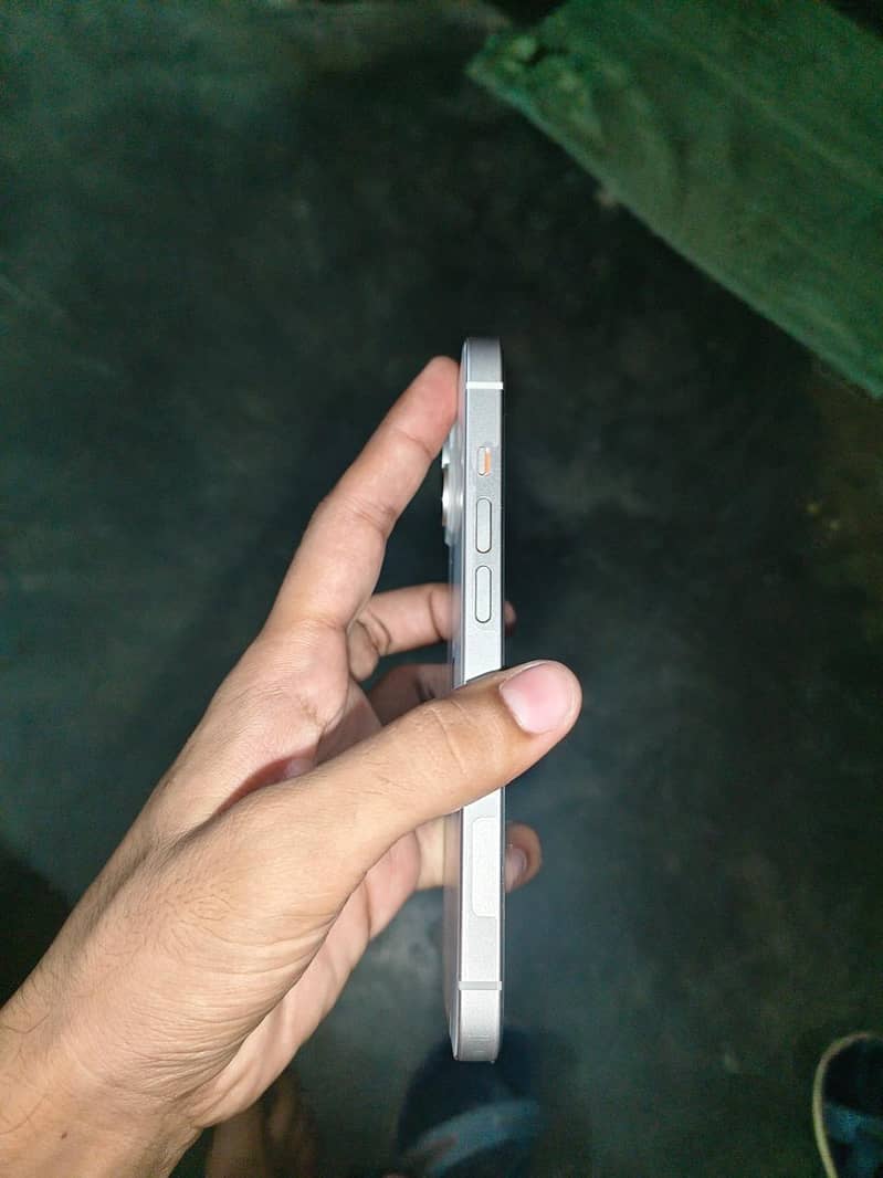 Apple iPhone 14 1