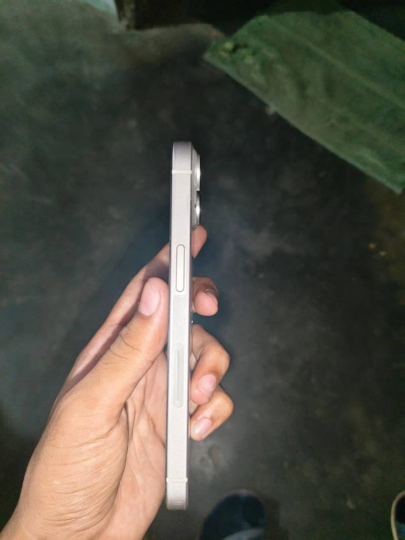 Apple iPhone 14 2