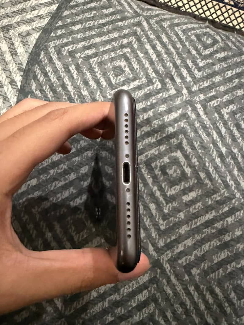 Apple iPhone 11 2