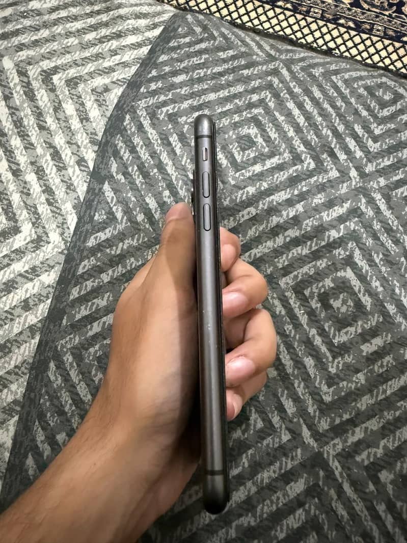 Apple iPhone 11 6