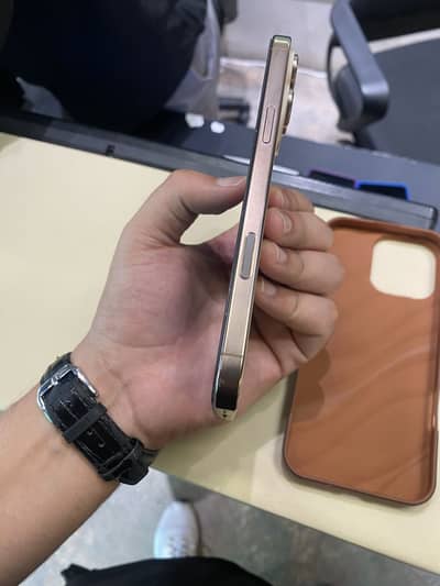 Apple iPhone 16 Pro Max jv