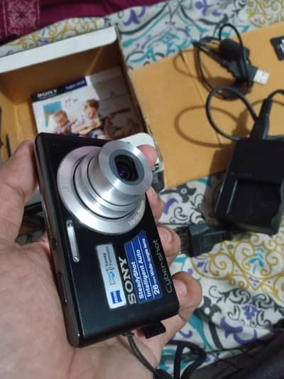 Sony Cyber-shot DSC-W530 | 14.1MP | Complete Box