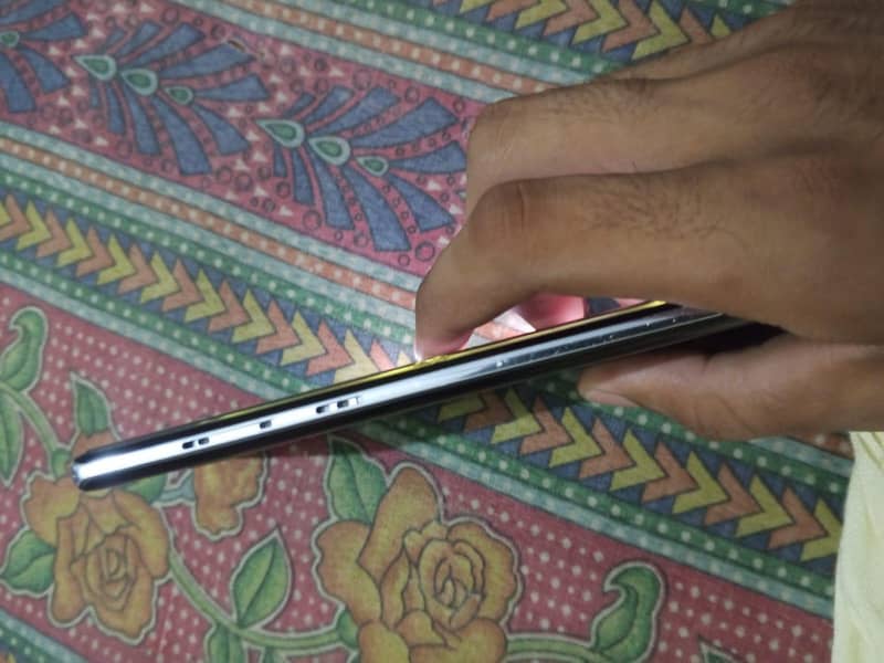 Samsung Mobile Note 8 6