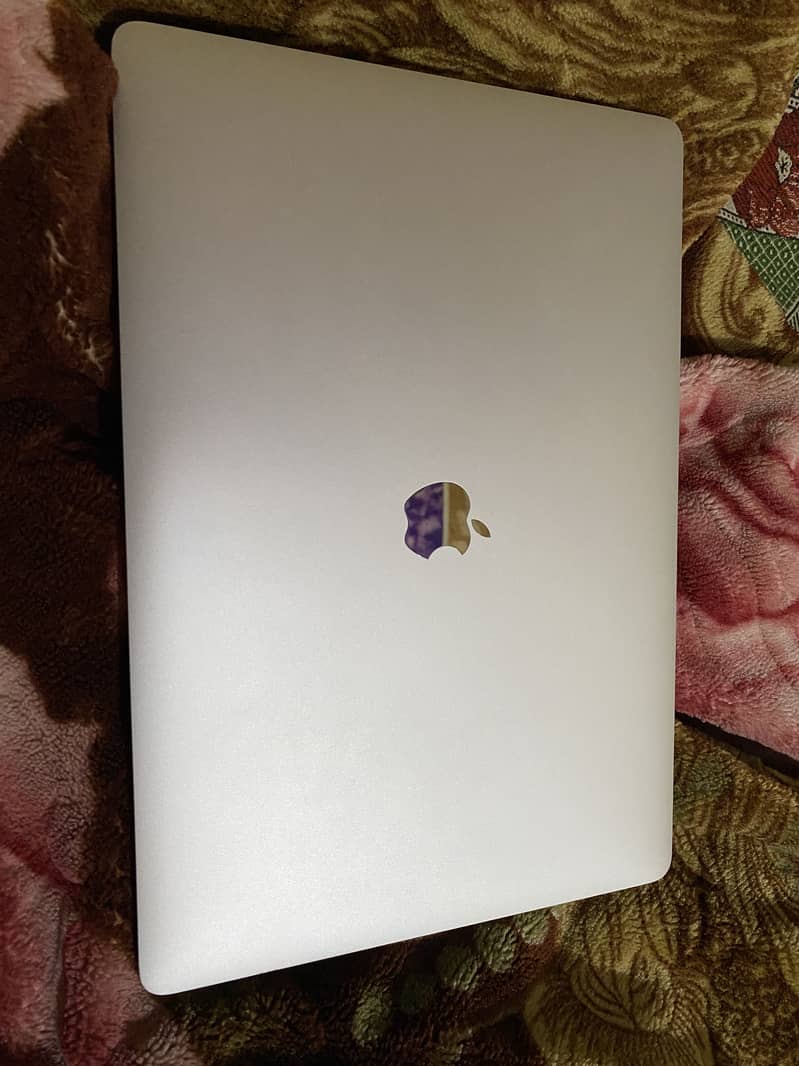 MacBook pro 2019 0