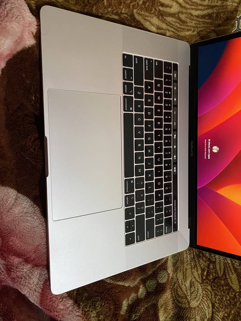 MacBook pro 2019 4