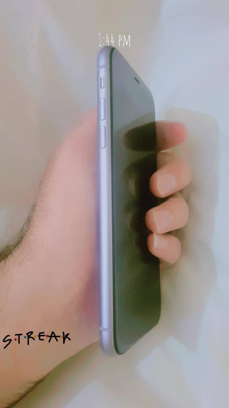 Apple iPhone 11 3