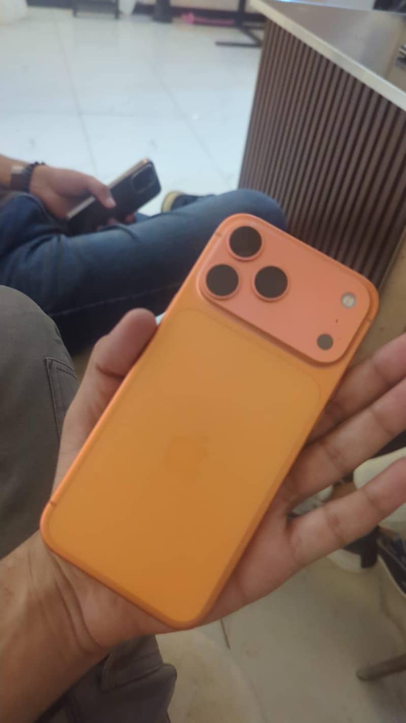 Apple iPhone 17 Pro Max 1