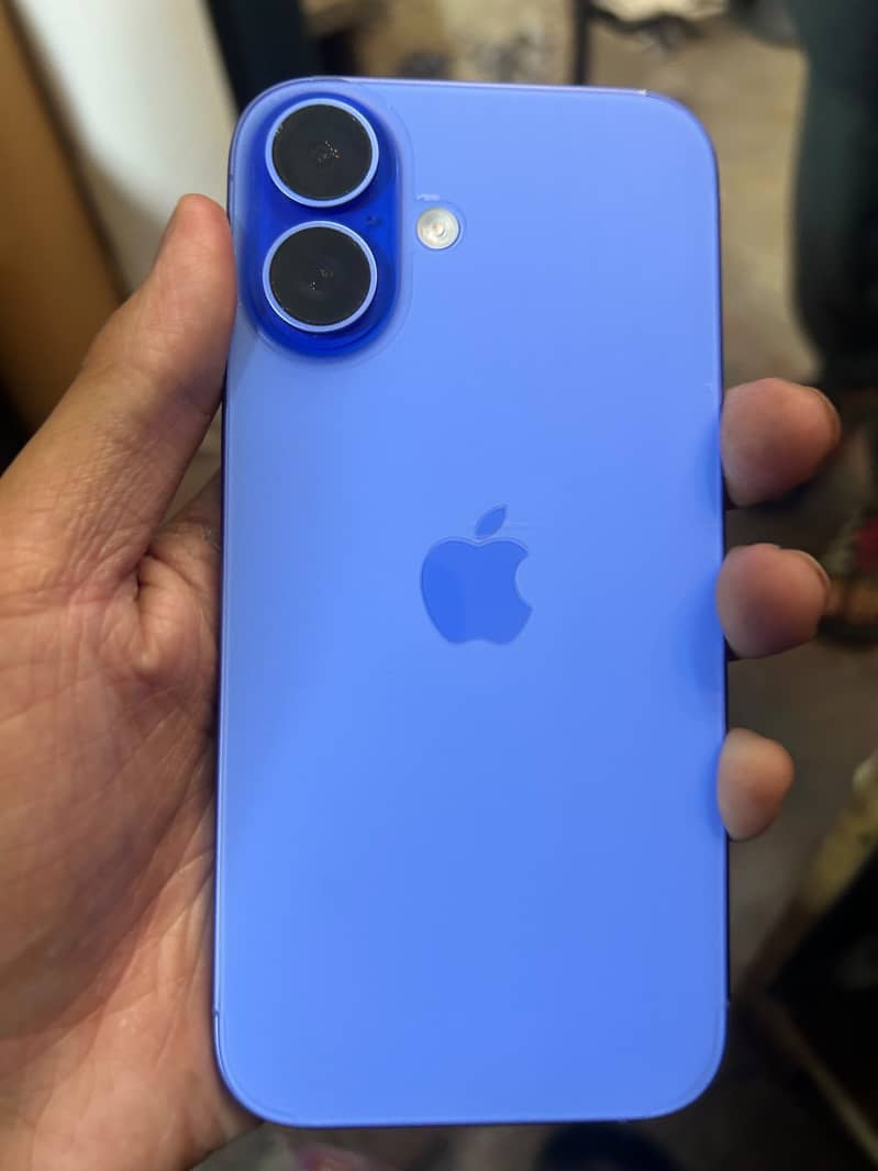 Apple iPhone 16 9