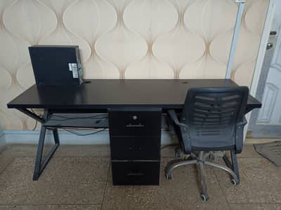 Office tables & partition for sale