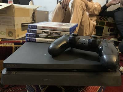 Playstation slim4 with one remote and 4 cd orginal