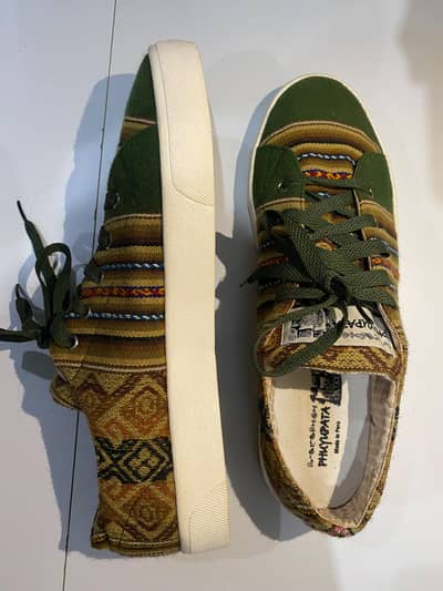 Branded Sneakers – Size 44 (Made in Peru)