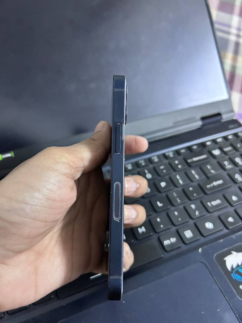 Apple iPhone 12 mini 3