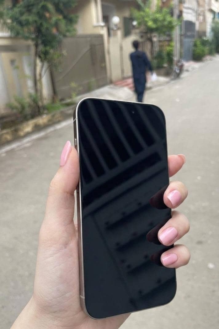 Apple iPhone 15 Pro 1