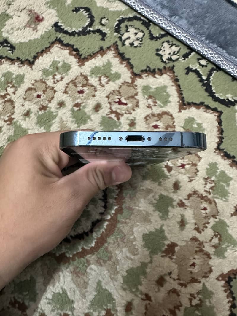 Apple iPhone 12 Pro 2