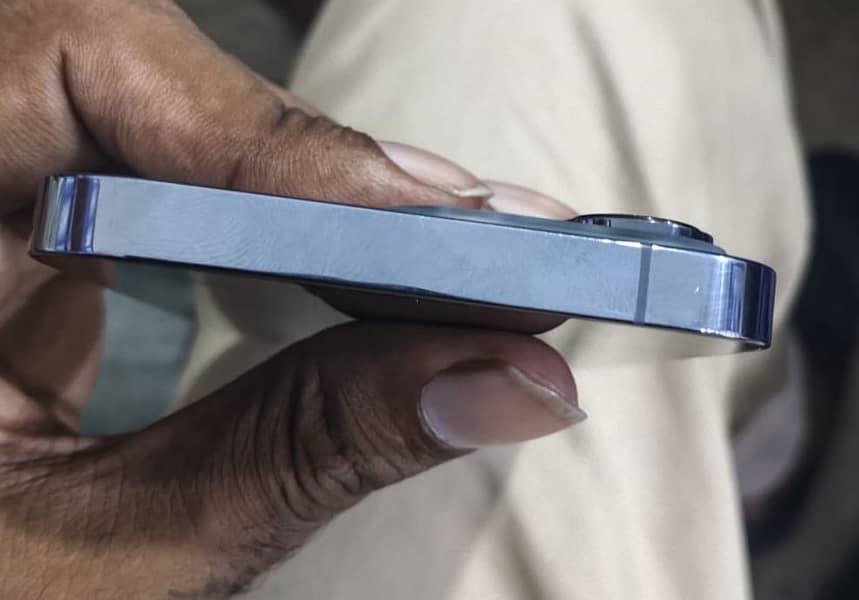 Apple iPhone 13 Pro 3
