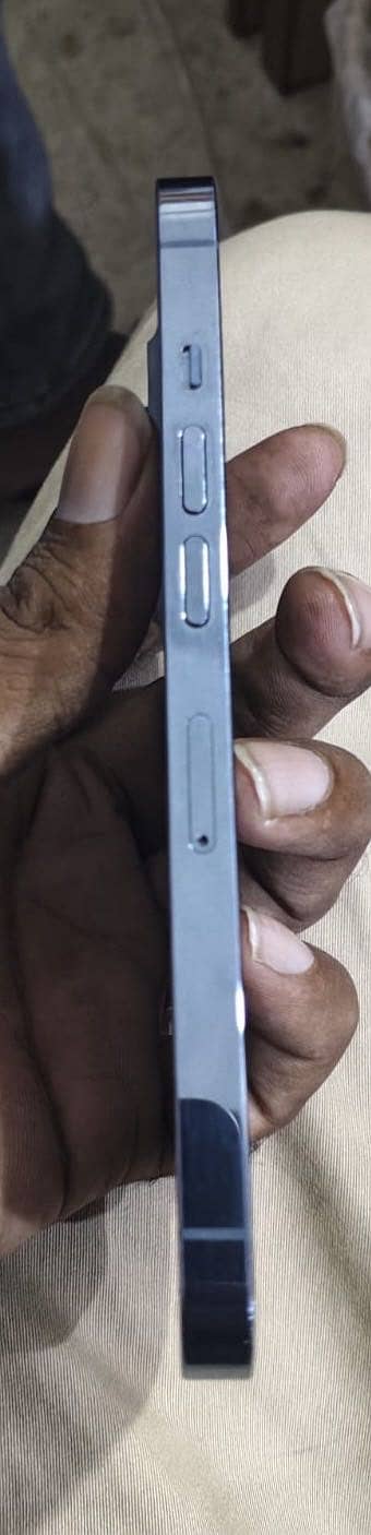 Apple iPhone 13 Pro 4