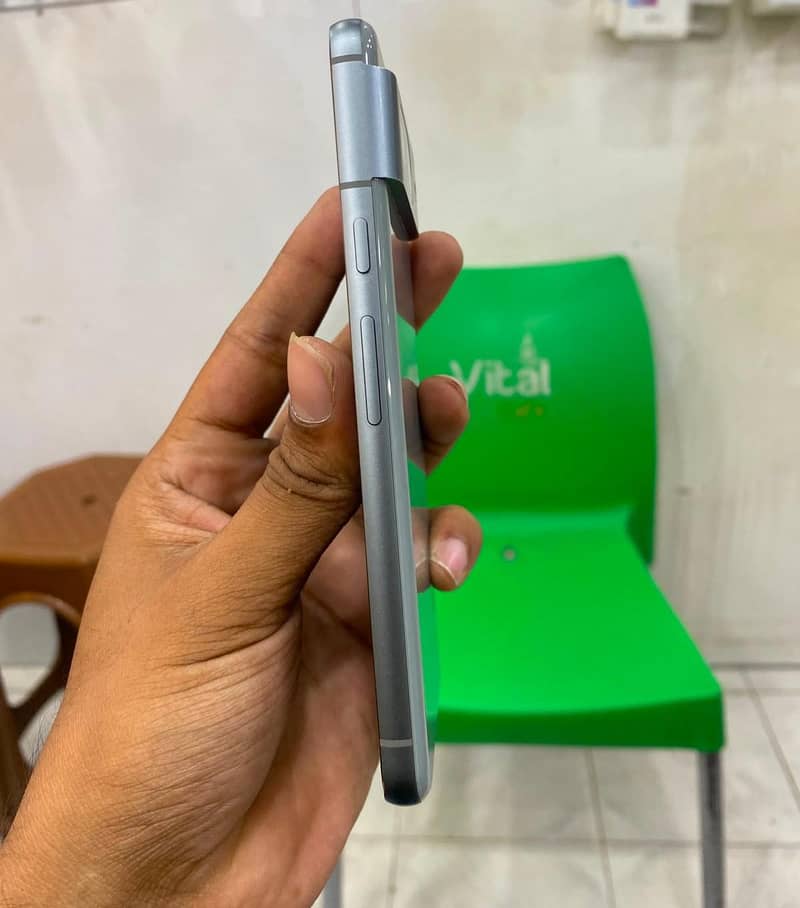Google Pixel 8 official 3
