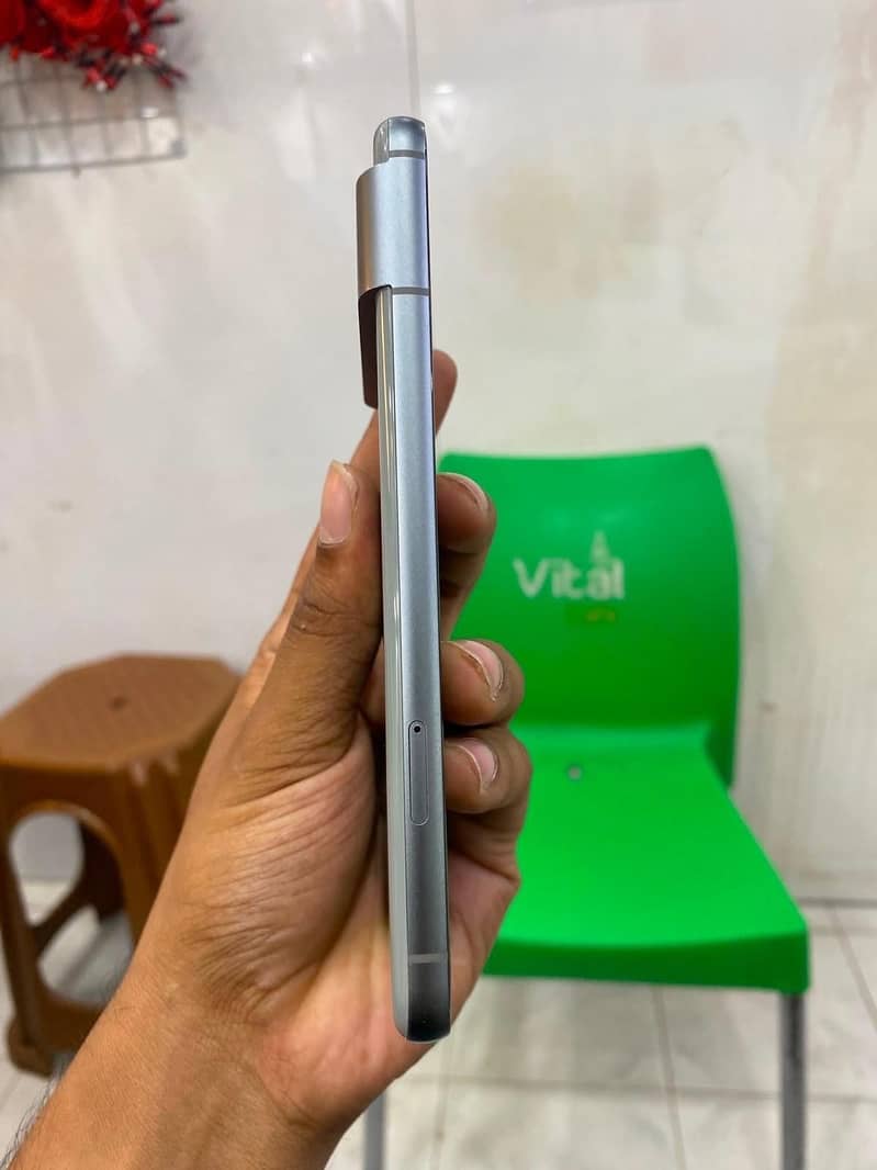 Google Pixel 8 official 5